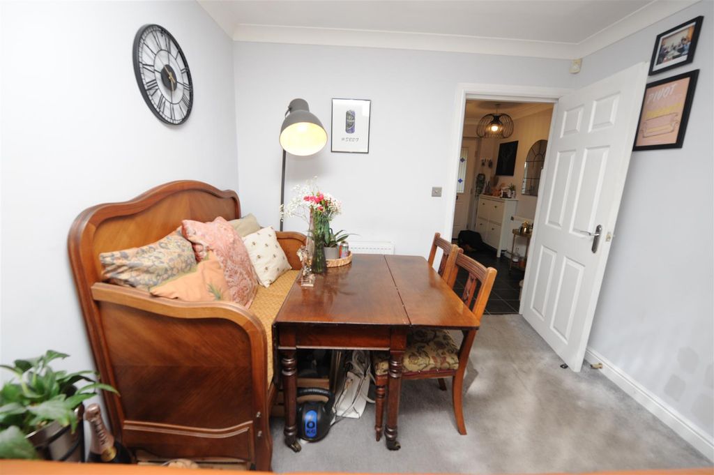 Property photo 3 of 24