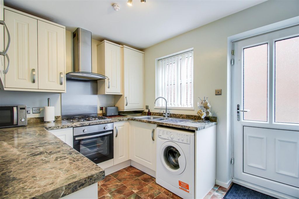 Property photo 2 of 11