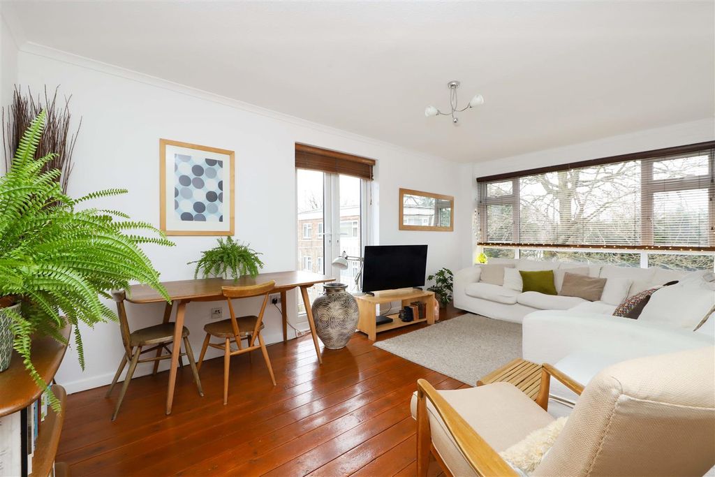 Property photo 2 of 11 Dining/Living Area