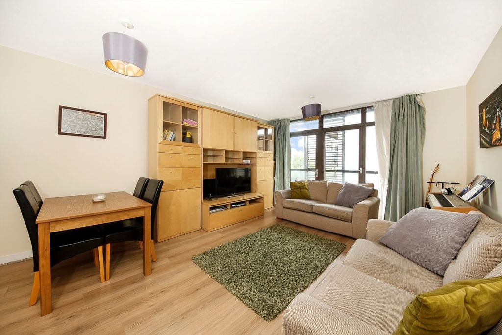 Property photo 3 of 5