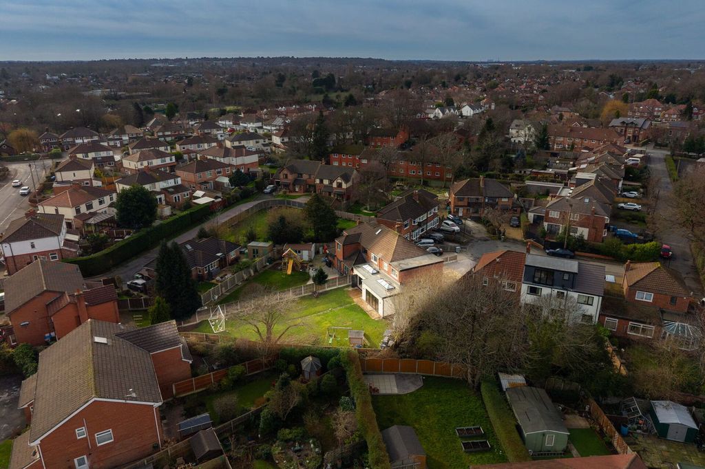 Property photo 2 of 37