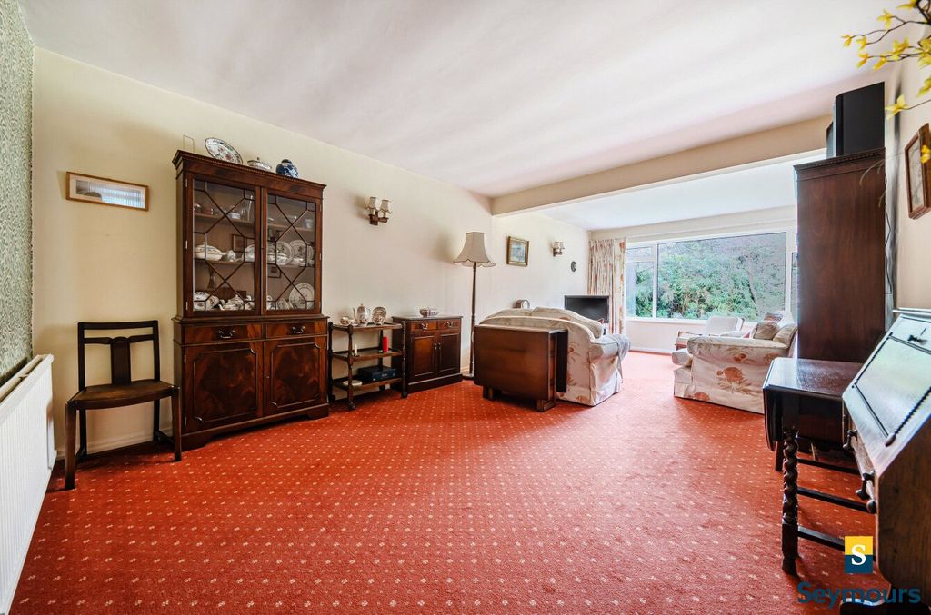 Property photo 3 of 23 Living/Dining