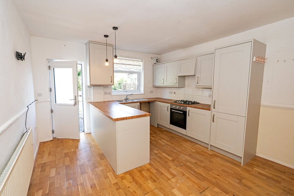 Property photo 1 of 15 Picture No. 11