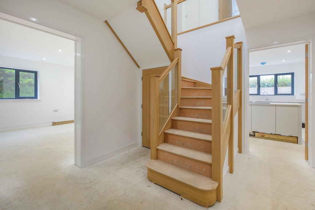 Property photo 2 of 24 Pbox-Img.Jpg