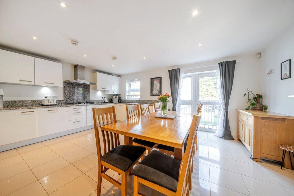 Property photo 2 of 17 Kitchen/Dining Room