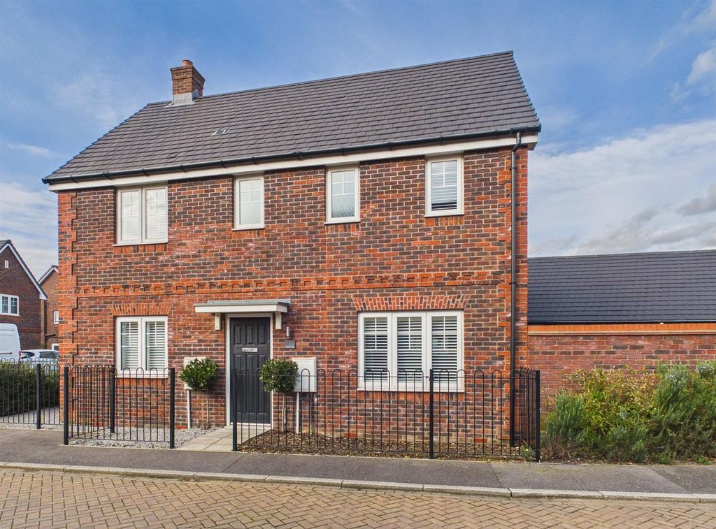 Property photo 1 of 24 Cam02067G0-Pr0202-Still023.Jpg