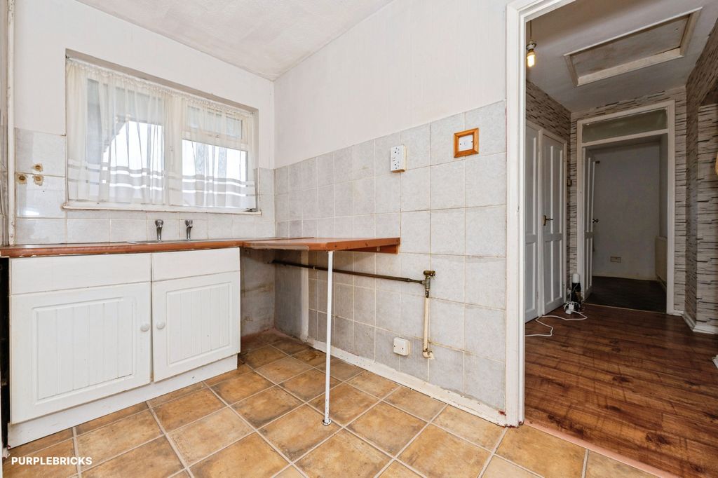 Property photo 2 of 12 Kitchen
