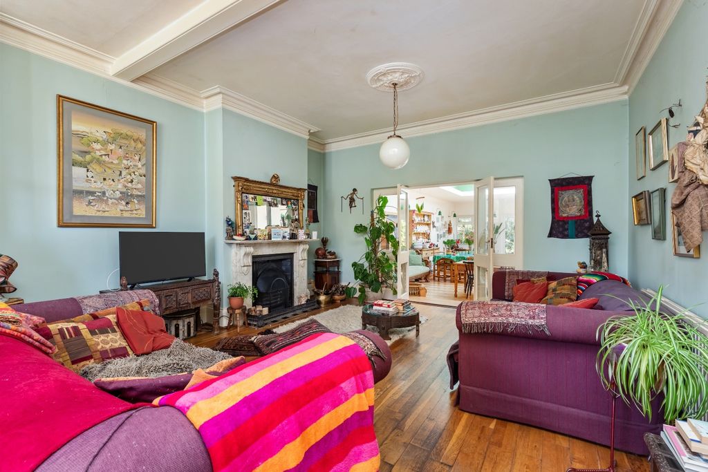 Property photo 3 of 21 4228387