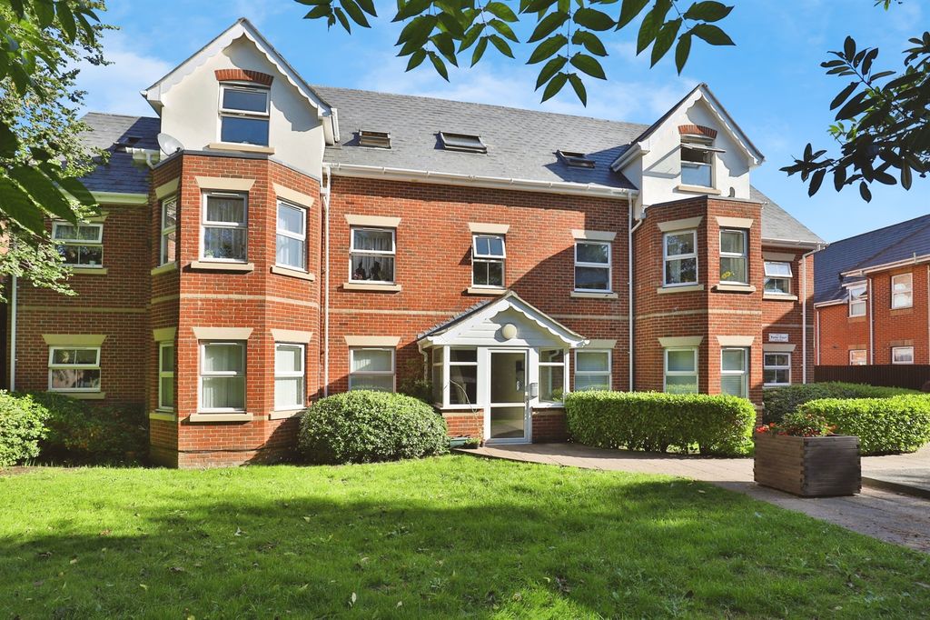 Property photo 2 of 17
