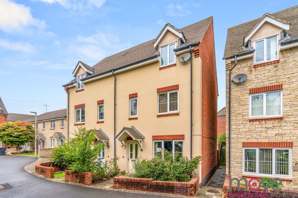 Property photo 1 of 11 Photo 13