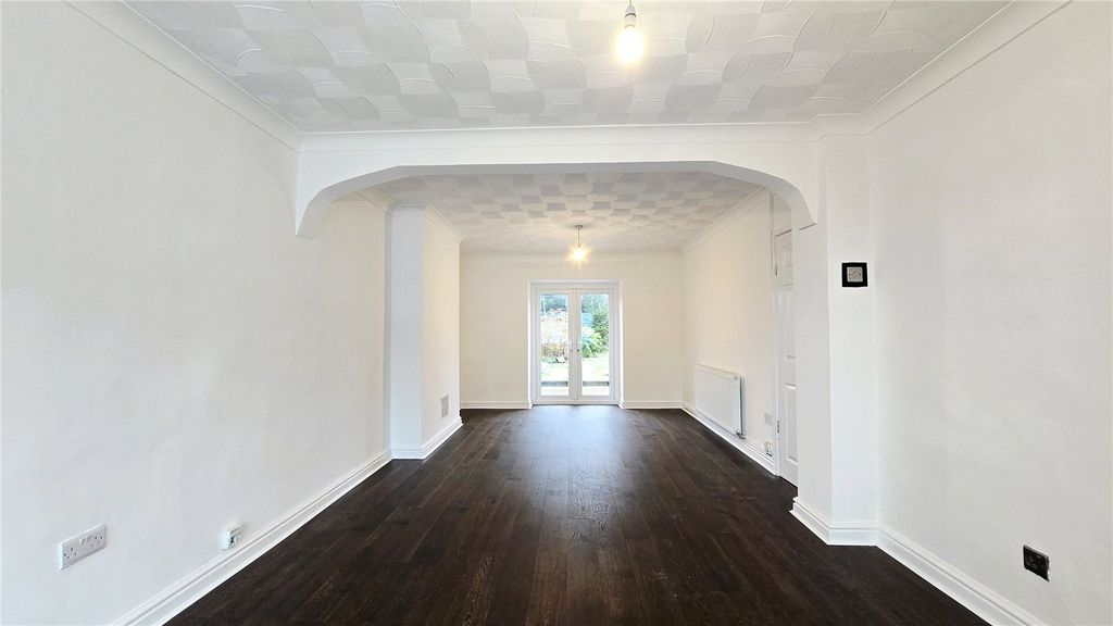 Property photo 3 of 15 Picture No. 02