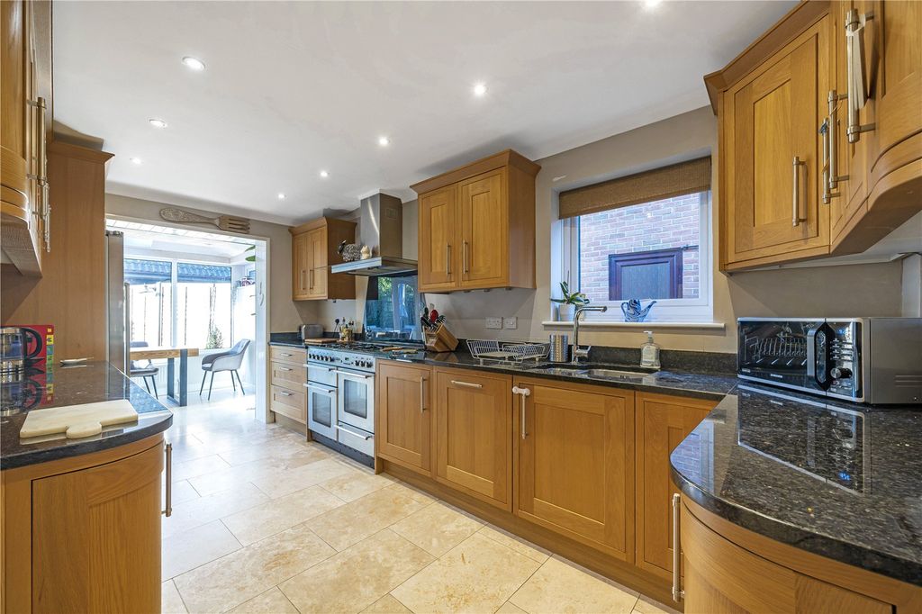 Property photo 2 of 12 Kitchen