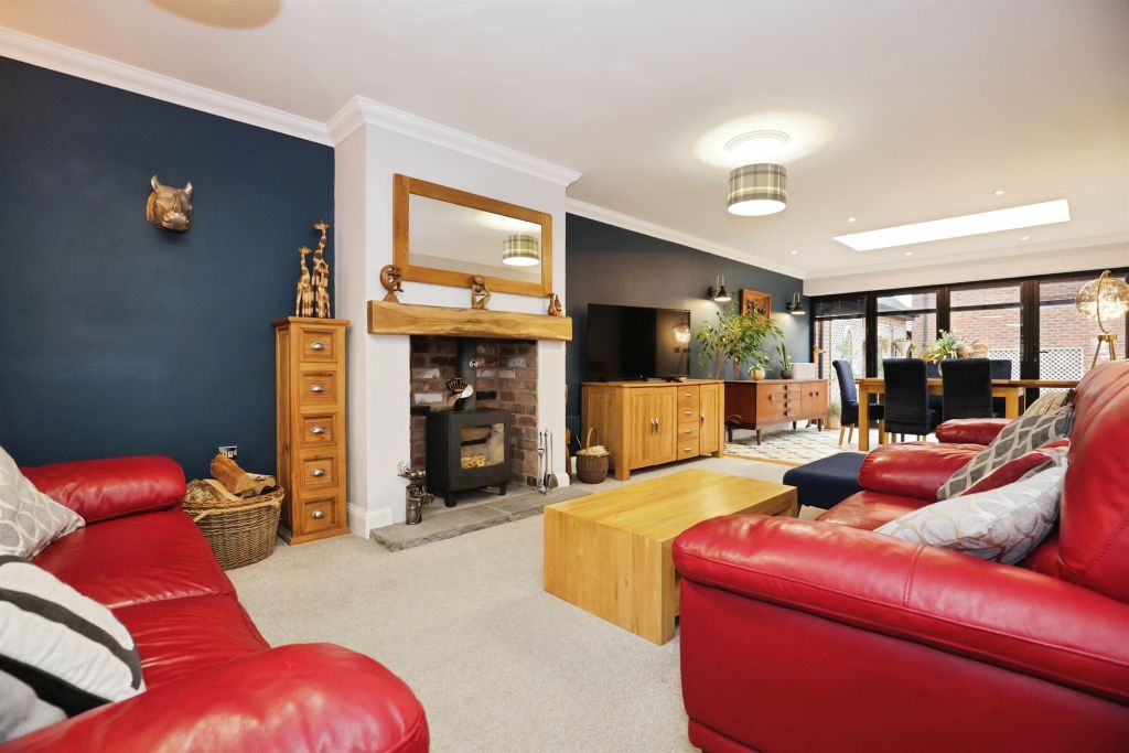 Property photo 2 of 34