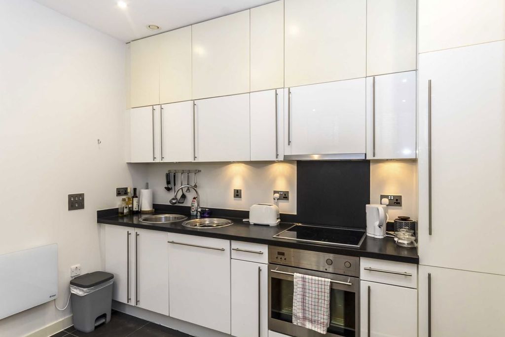 Property photo 3 of 5