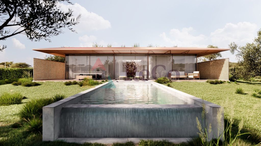 Property photo 1 of 15 Villa On A Generous Plot Near The Vilamoura International School