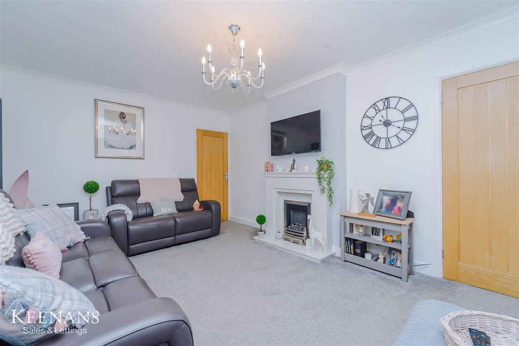 Property photo 3 of 39 2.Jpg