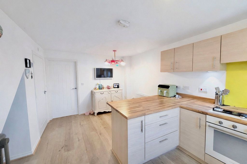 Property photo 3 of 15 Picture No. 13