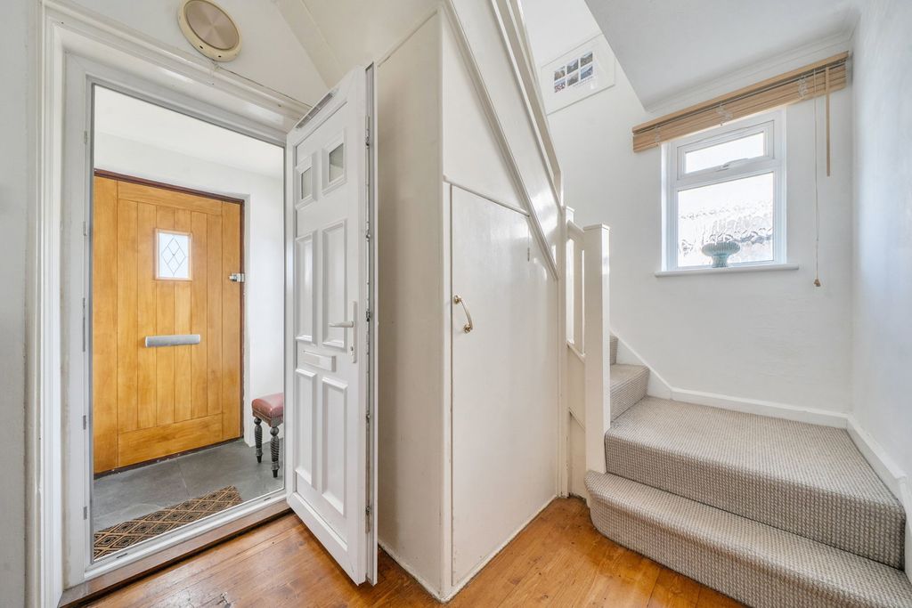 Property photo 2 of 23