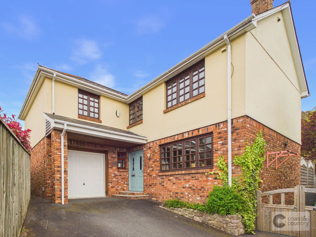 Property photo 2 of 31