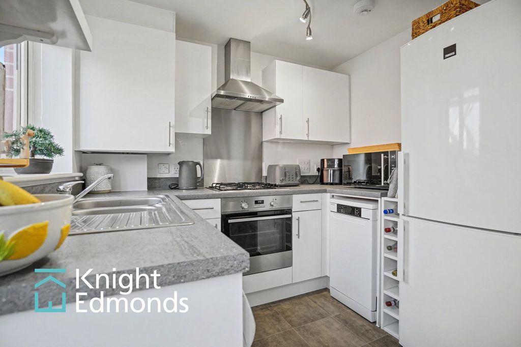 Property photo 2 of 14 Kitchen