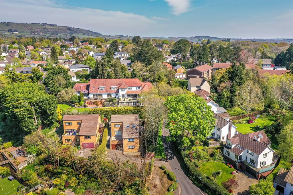 Property photo 1 of 34