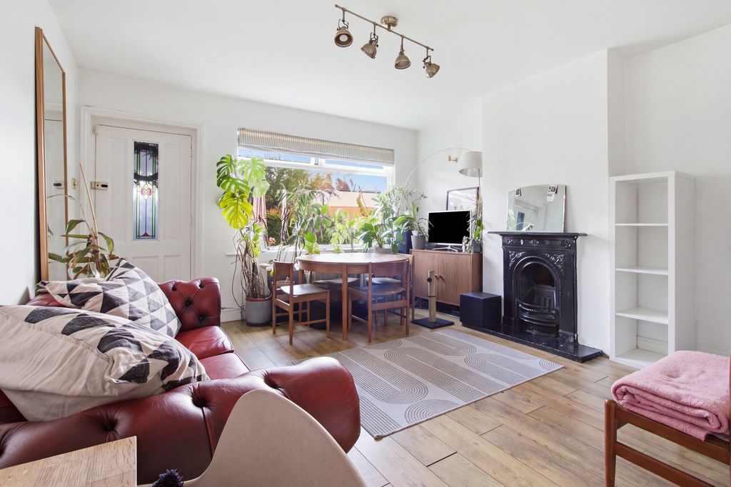 Property photo 2 of 10 5533315