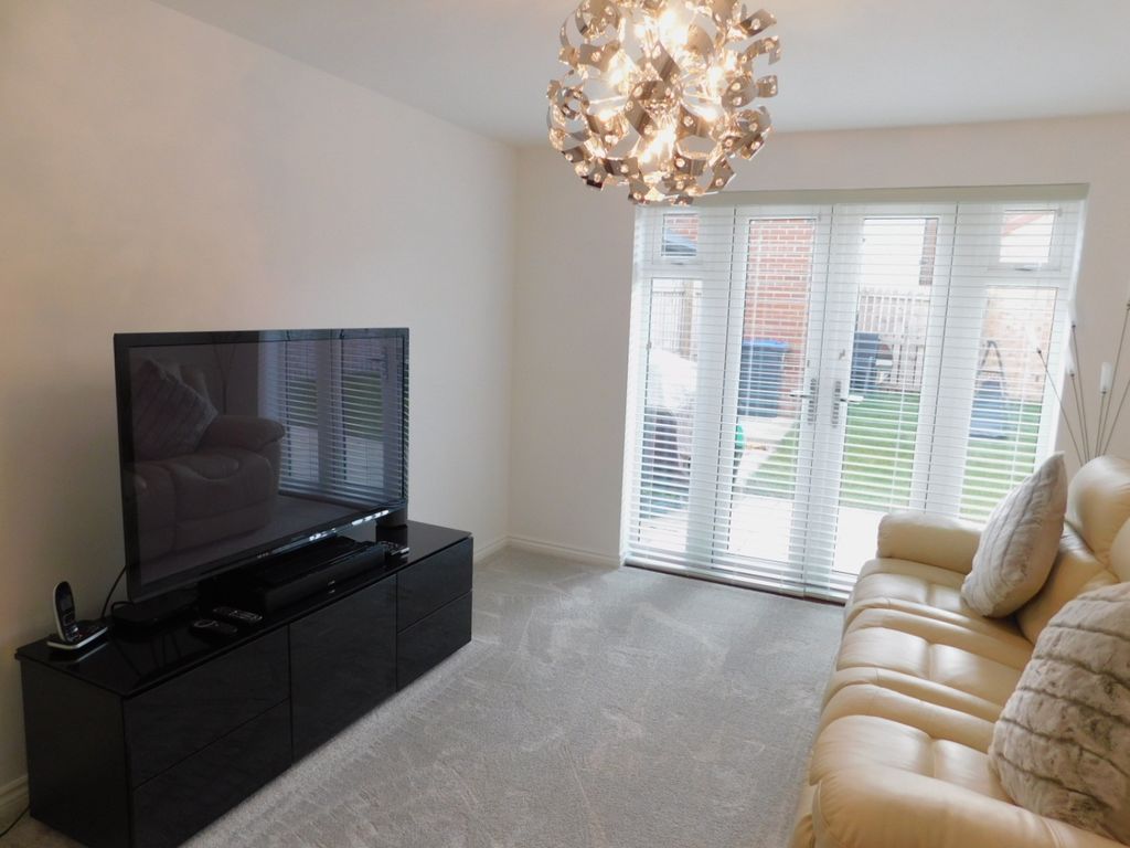 Property photo 2 of 17 Lounge