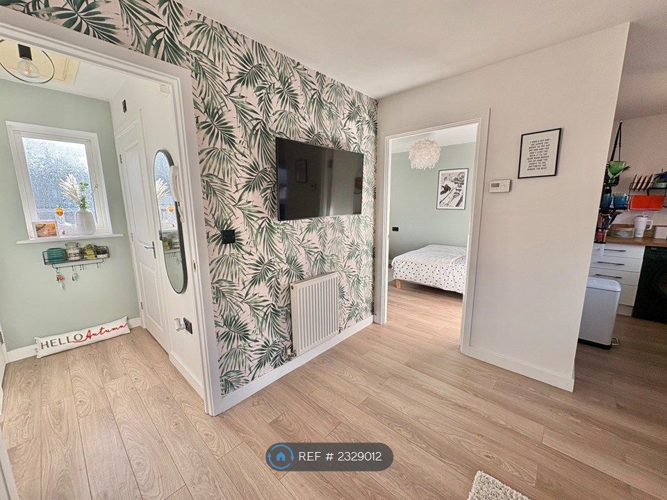 Property photo 3 of 6 Living Area