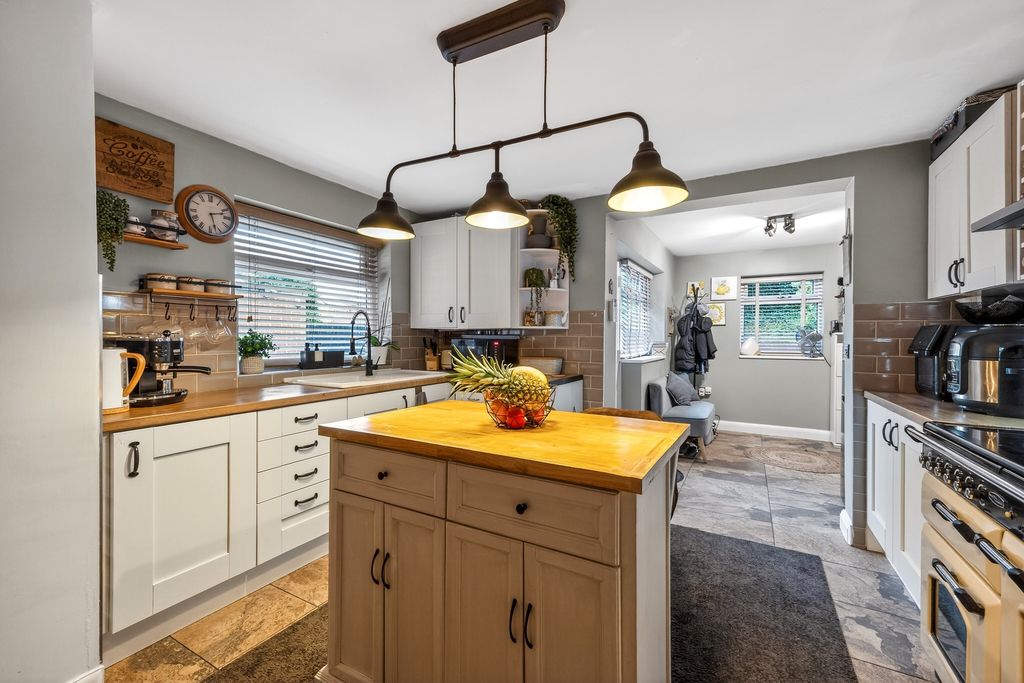 Property photo 2 of 23