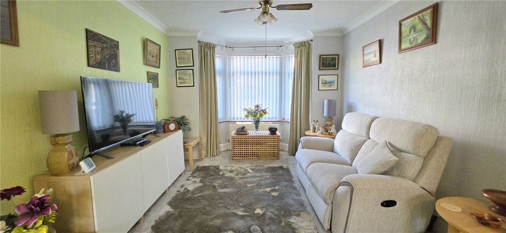 Property photo 3 of 29 Picture No. 28