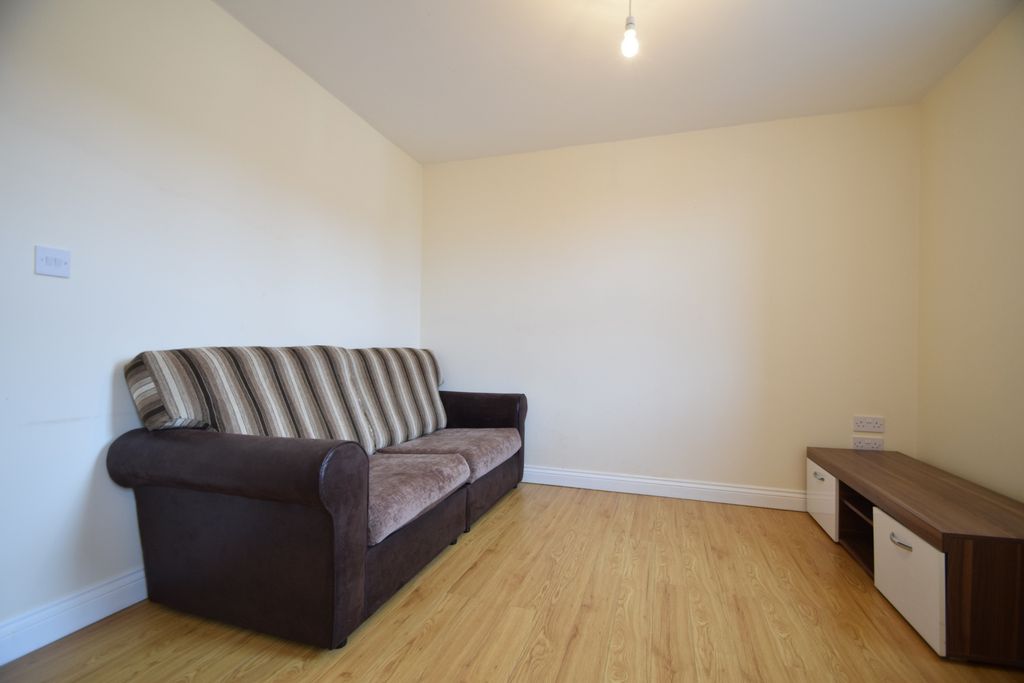 Property photo 3 of 8 Photo 2