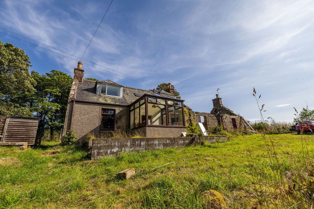 Property photo 1 of 14 Whitehill 