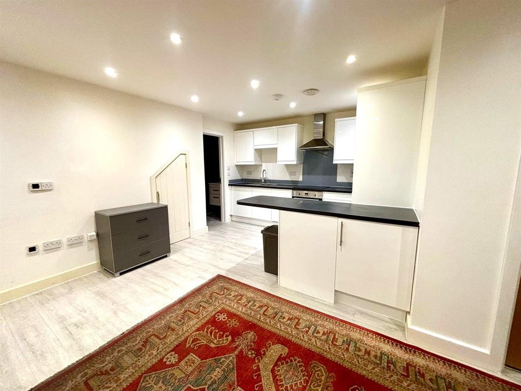 Property photo 3 of 7 1000099936.Jpg