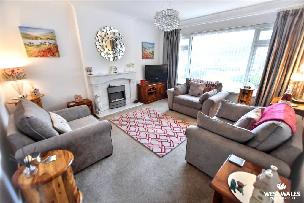 Property photo 2 of 24 5 (19).Jpg