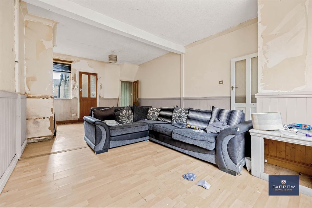 Property photo 2 of 21 Lounge / Diner