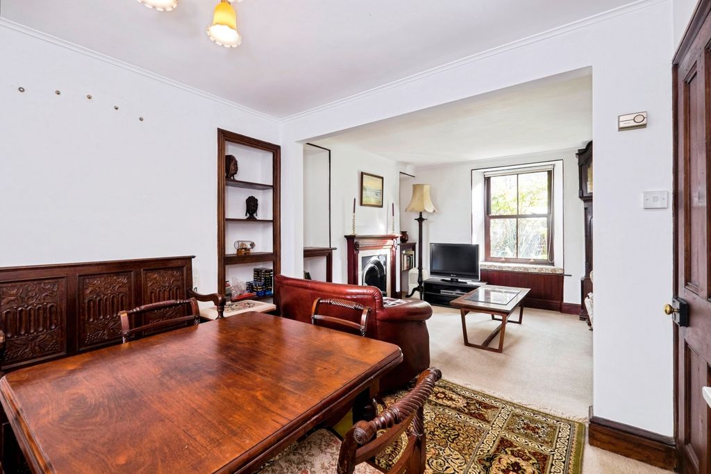 Property photo 3 of 17 Photo