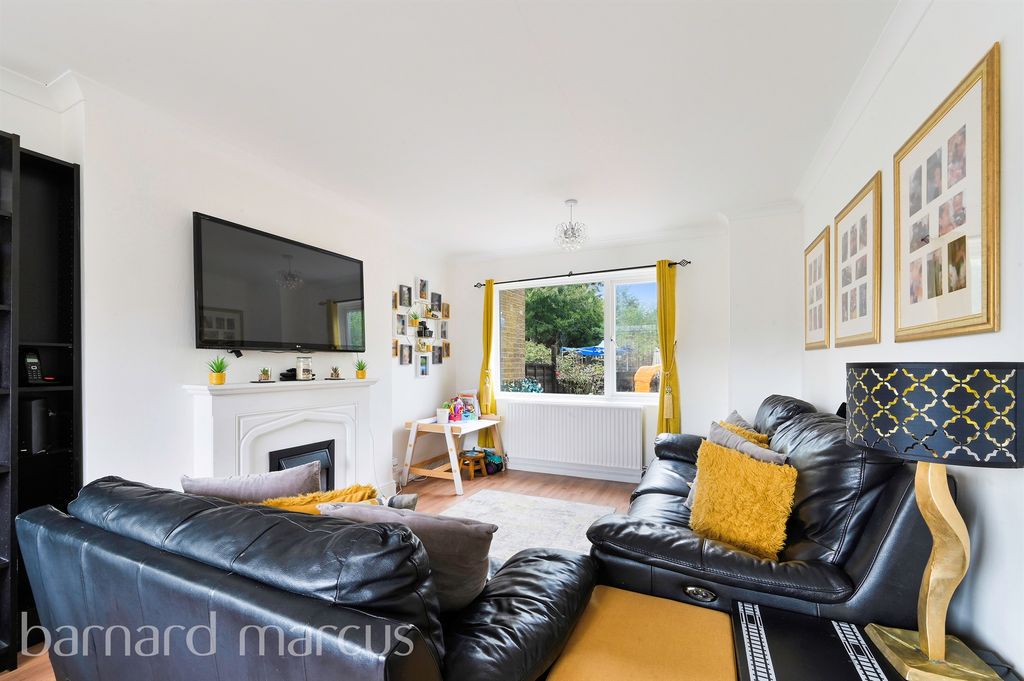 Property photo 2 of 12