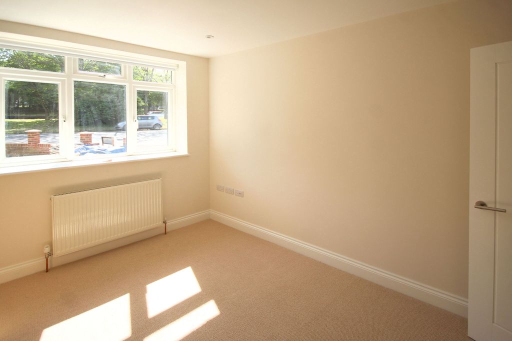 Property photo 3 of 4