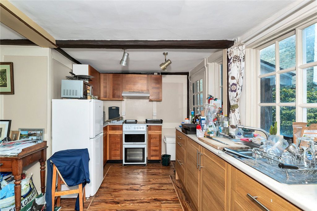 Property photo 2 of 12 Picture No. 11