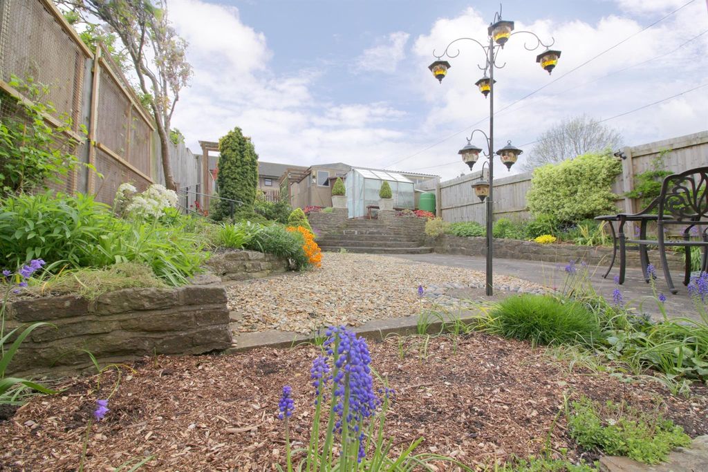 Property photo 2 of 14 Garden