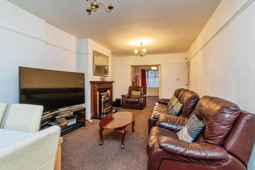 Property photo 2 of 19