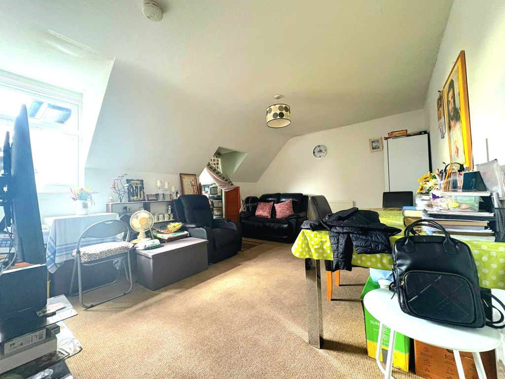 Property photo 2 of 11 3