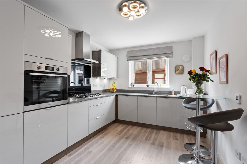 Property photo 3 of 39 6.Jpg