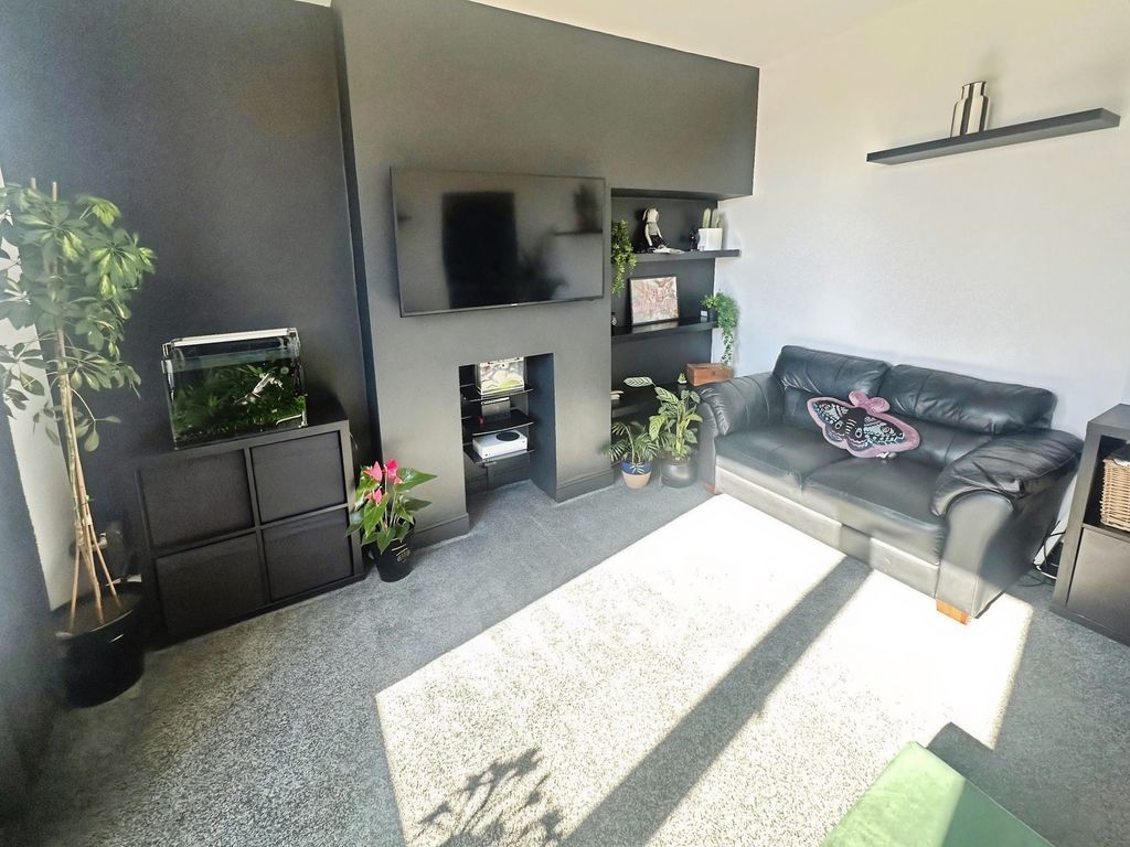 Property photo 2 of 18 Photo 12