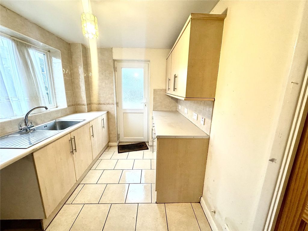 Property photo 2 of 11 Picture No. 16