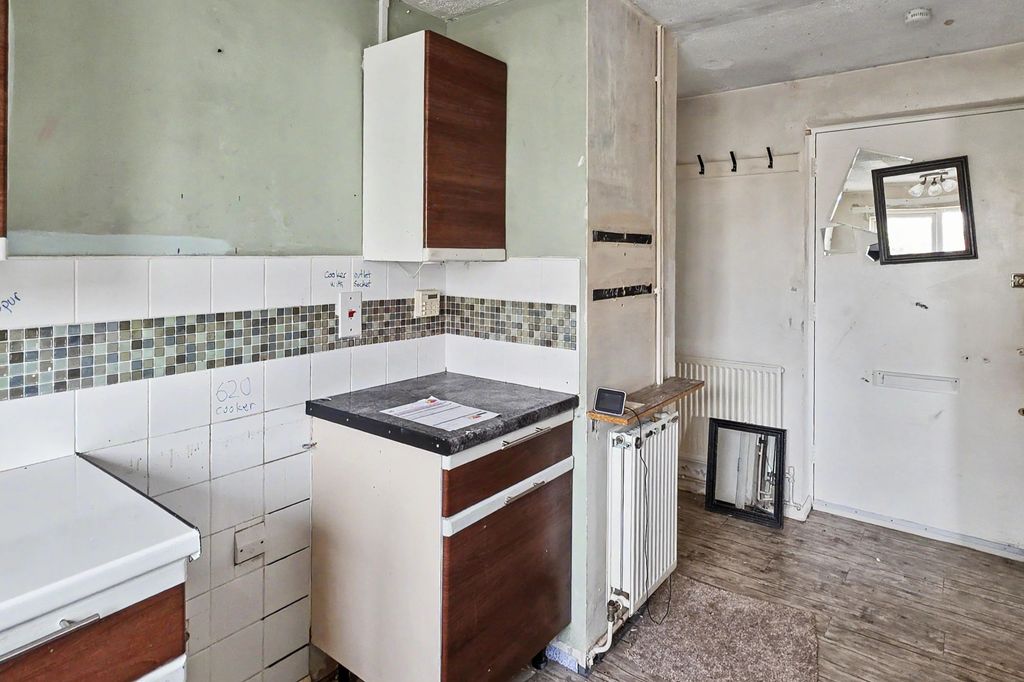 Property photo 3 of 14 5 Wheelwrights Place, High Street, Colnbrook Sl3 0Jx
