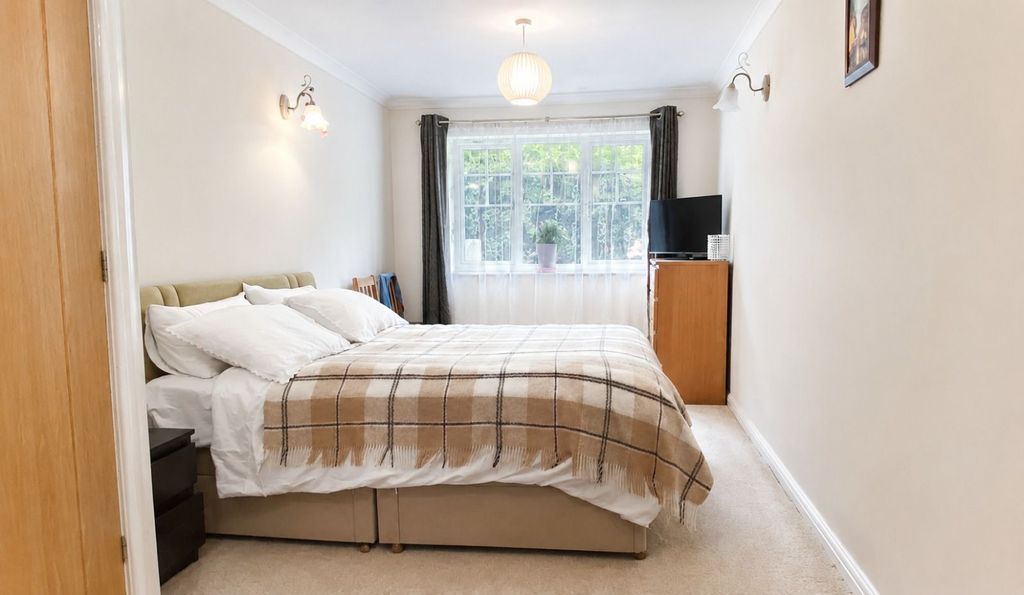 Property photo 1 of 2