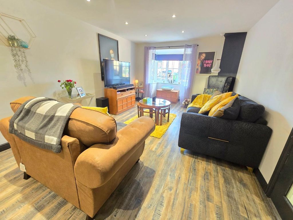 Property photo 2 of 28 Living Room