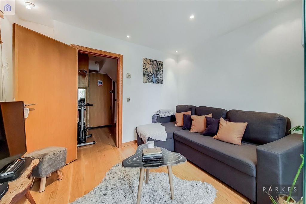 Property photo 2 of 10 Property Photo