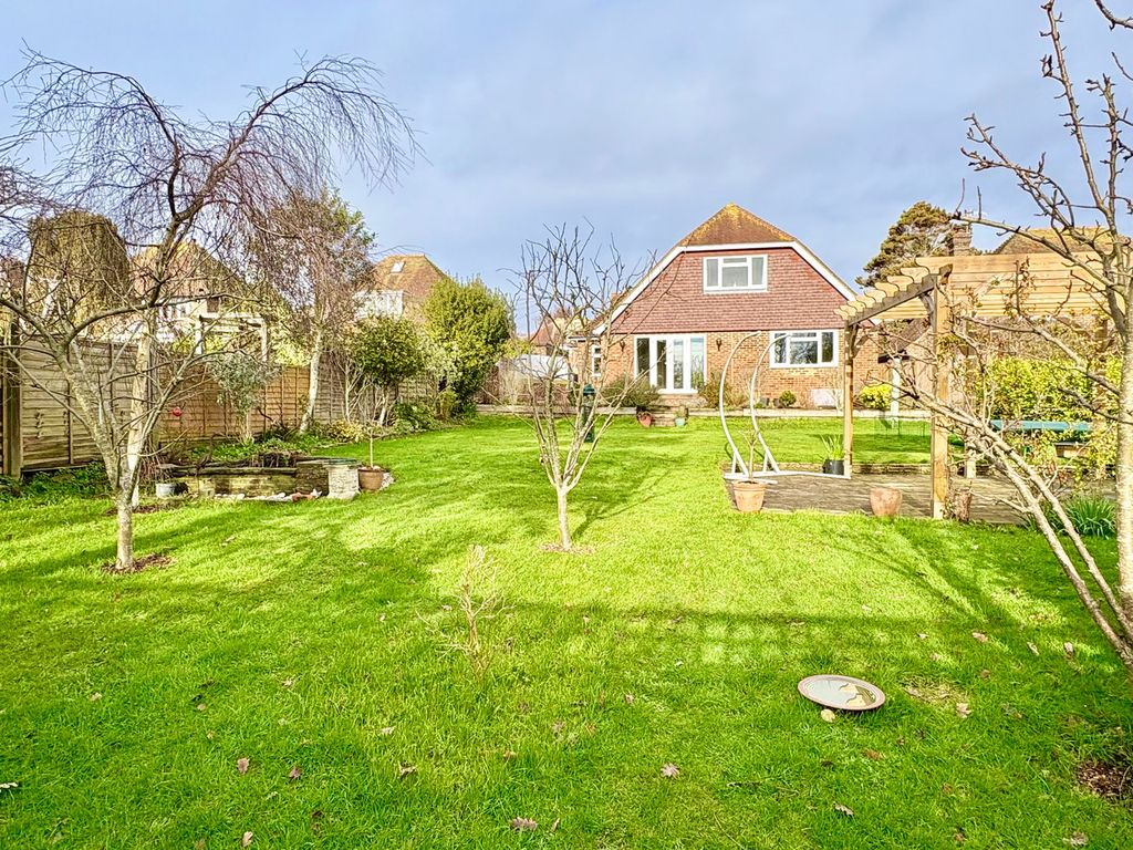 Property photo 2 of 28